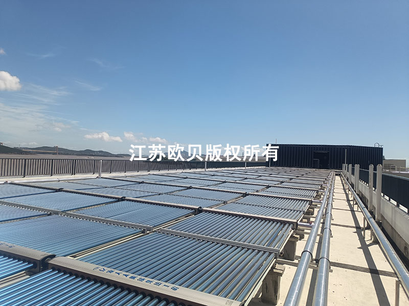 山西卫生院双排真空管太阳能热水系统工程